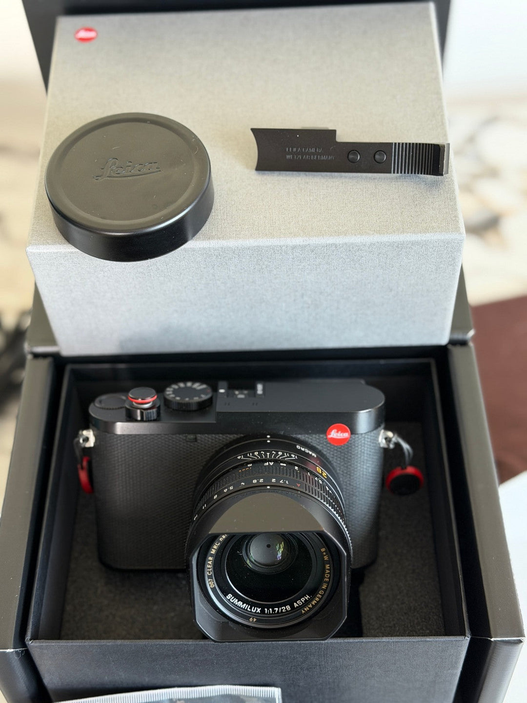 Leica Q3 28mm f/1.7 Digital Compact Camera - Black (super light use)