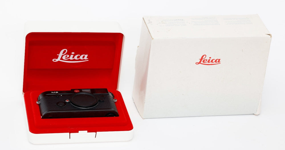 Leica M6 0.72 Black Chrome 35mm Film Rangefinder Camera Body With Box and Strap