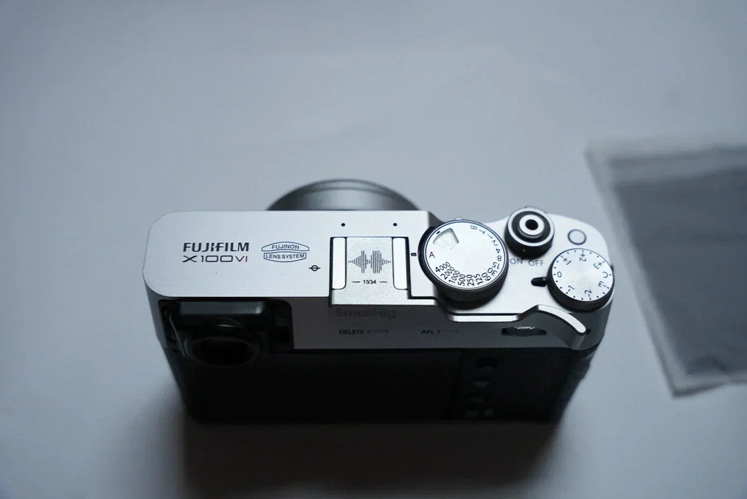 Fujifilm X100VI Silver + Box & Accessories | 23mm f/2 | Excellent Condition ✅