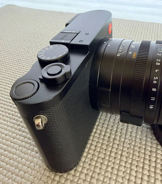 Leica Q2 47.3 MP Digital SLR Camera - Pristine condition w/extras